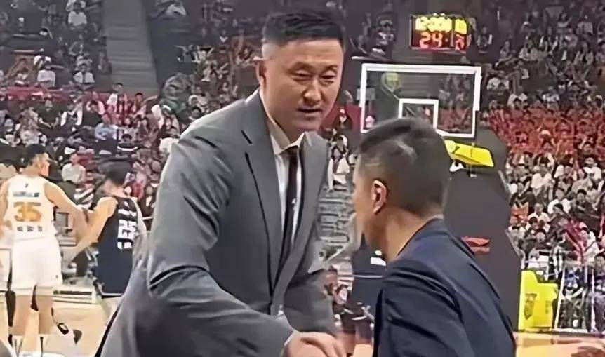 开云体育直播平台-球队教练团队换血，新人上位成焦点的简单介绍